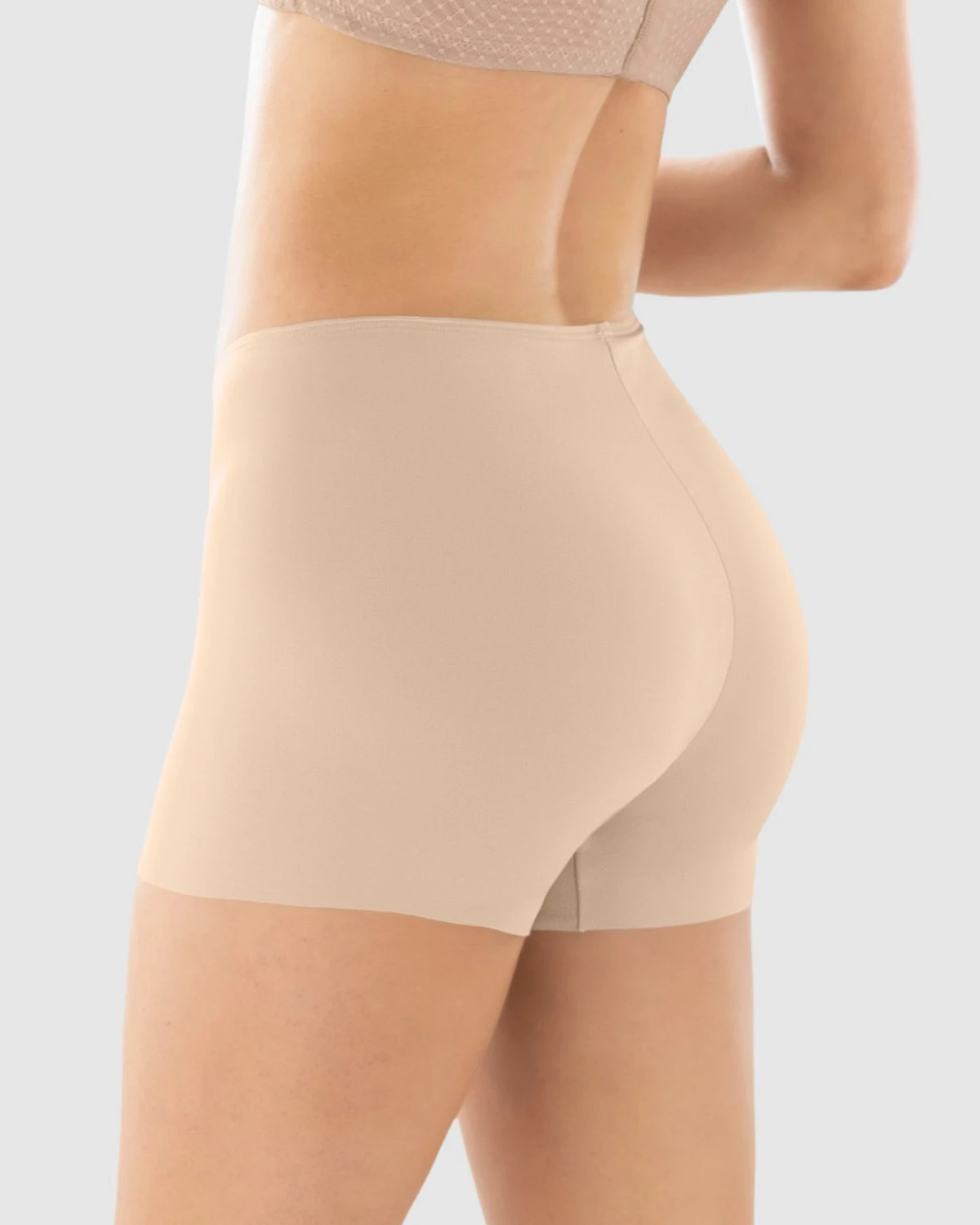 Eco-Friendly Seamless Knicker Short Made Of Recycled Plastic Bottles 3 Eco-Friendly Seamless Knicker Short Made Of Recycled Plastic Bottles