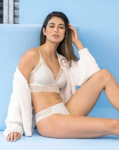 Soft Lace Wireless Multiway Bralette -Leonisa Sale Store 091009 191 1200X1500 6