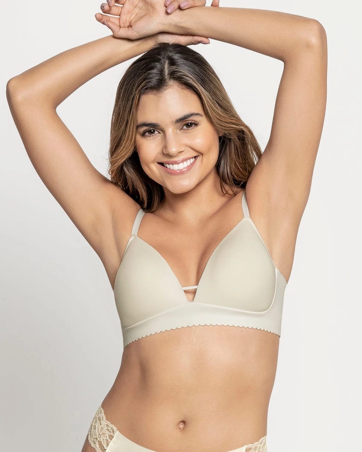 Plunge Wireless Scalloped Trim Bra The Perfect Comfort Bra 6 Plunge Wireless Scalloped Trim Bra The Perfect Comfort Bra - Image 4