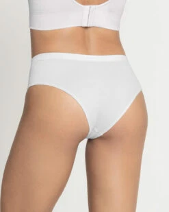 High-Tech Seamless Mid-Rise Cheeky Knicker 26 High-Tech Seamless Mid-Rise Cheeky Knicker -Leonisa Sale Store 092030 000 1200X1500 1