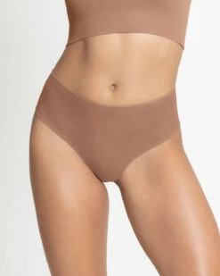 High-Tech Seamless Mid-Rise Cheeky Knicker 31 High-Tech Seamless Mid-Rise Cheeky Knicker -Leonisa Sale Store 092030 857 1200X1500 2