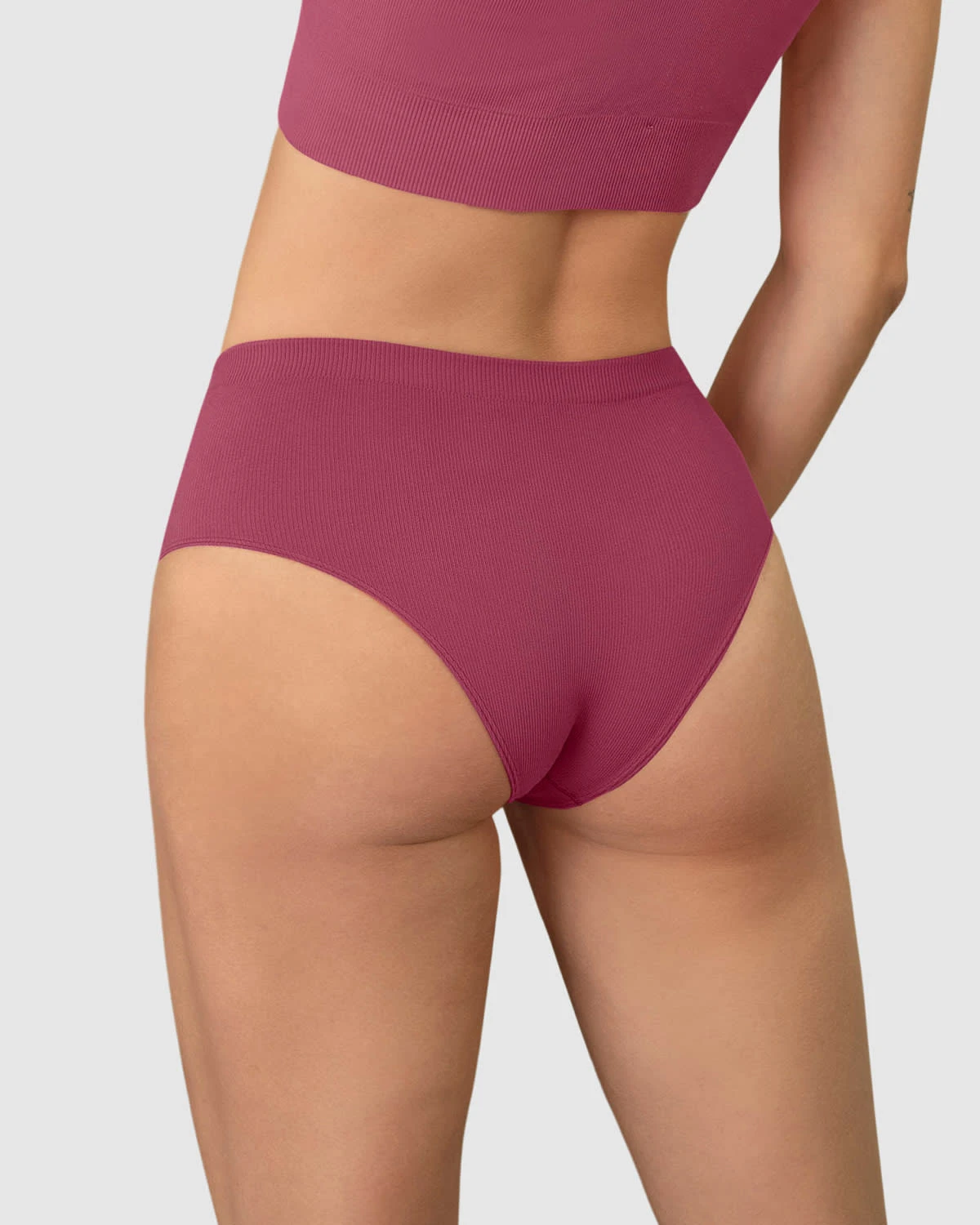High-Tech Seamless Mid-Rise Cheeky Knicker 3 High-Tech Seamless Mid-Rise Cheeky Knicker