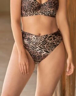 Sustainable Bikini Bottom With Light Control