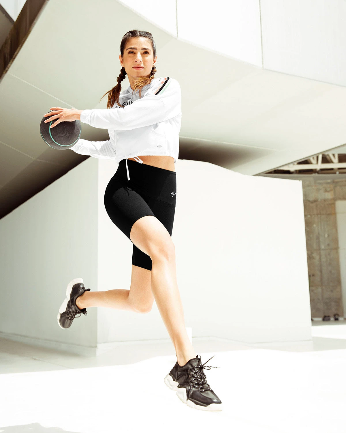 Short-Cut String Hoodie Sport Silhouette 7 Short-Cut String Hoodie Sport Silhouette - Image 5