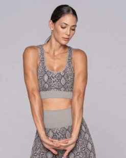 Reversible High-tech Seamless Sports Bra -Leonisa Sale Store 195369 750 1200X1500 1