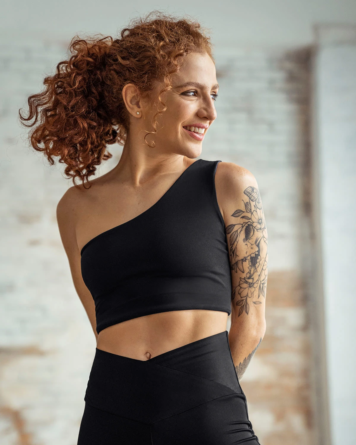 Double Sided One Shoulder Sports Bra 5 Double Sided One Shoulder Sports Bra - Image 3