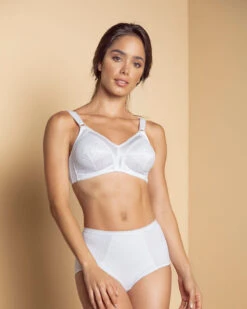 Full Coverage Bra In Lace With Smooth Control -Leonisa Sale Store 71239 000 1200x1500 2021 3
